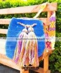 bj00151 Bolsa artesanal hecha a mano tejida con pompones de hilo color lila medida de 24×25 cm aproxmayoreo fabricante proveedor taller maquilador (1)