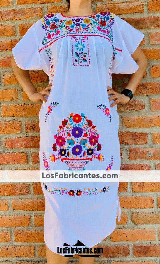 rj00625 Vestido bordado a mano color blanco artesanal mexicano para mujer  hecho en Chiapas mayoreo fabrica 