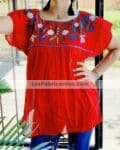 rj00675 Blusa artesanal mexicano para mujer hecho en Chiapas de manta color rojo bordada a mano mayoreo fabrica