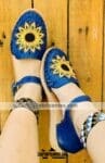 zs01004 Huaraches Mexicanos De Piso Mujer Color Azul De Piel Con diseño de flor bordado Hecho En Sahuayo Michoacanmayoreo fabricante calzado zapatos proveedor sandalias taller maquilador (1)