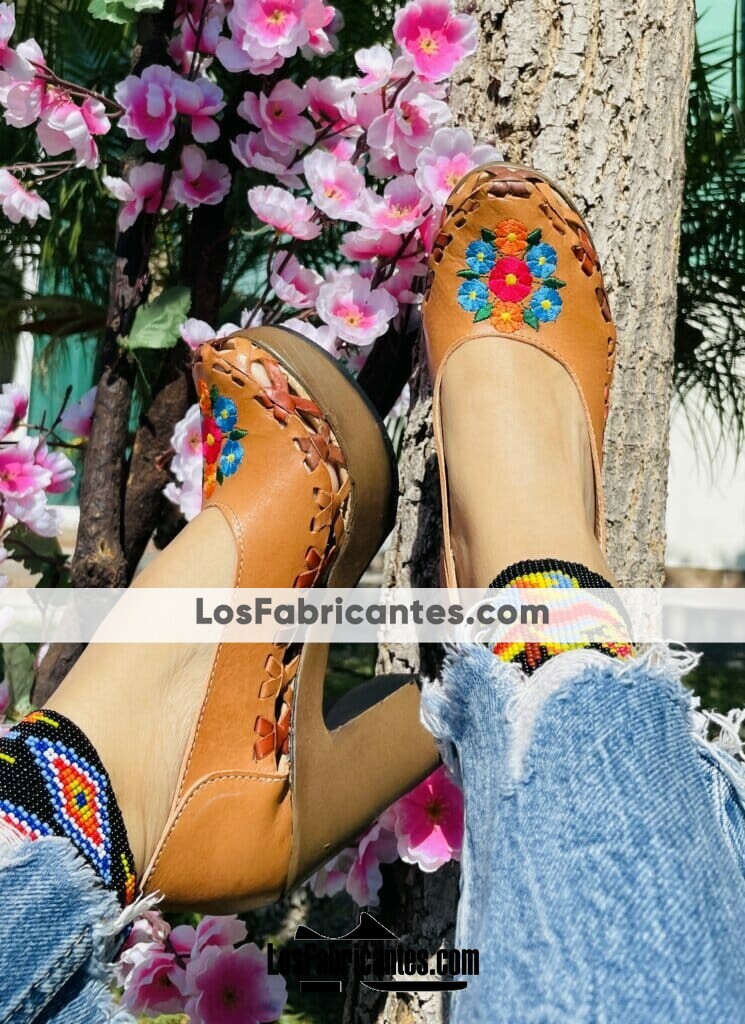 zn00029 Huaraches Artesanales Con Plataforma Camel Flores de Colores Bordadas mayoreo fabricante calzado (3)
